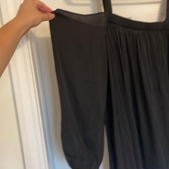 Cold shoulder long sleeve top - Picture 2 of 2